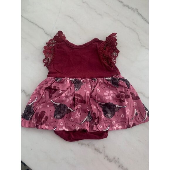 Baby Girl Burgundy Lace Ruffle Bodysuit With Highland Cow Print Skirt0/3M - Picture 2 of 3